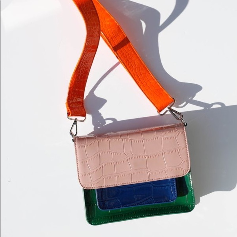 Hvisk Cayman Pocket bag in Peach Multi
